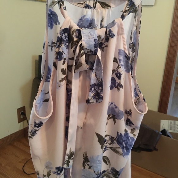 New York and Company top - Picture 2 of 3